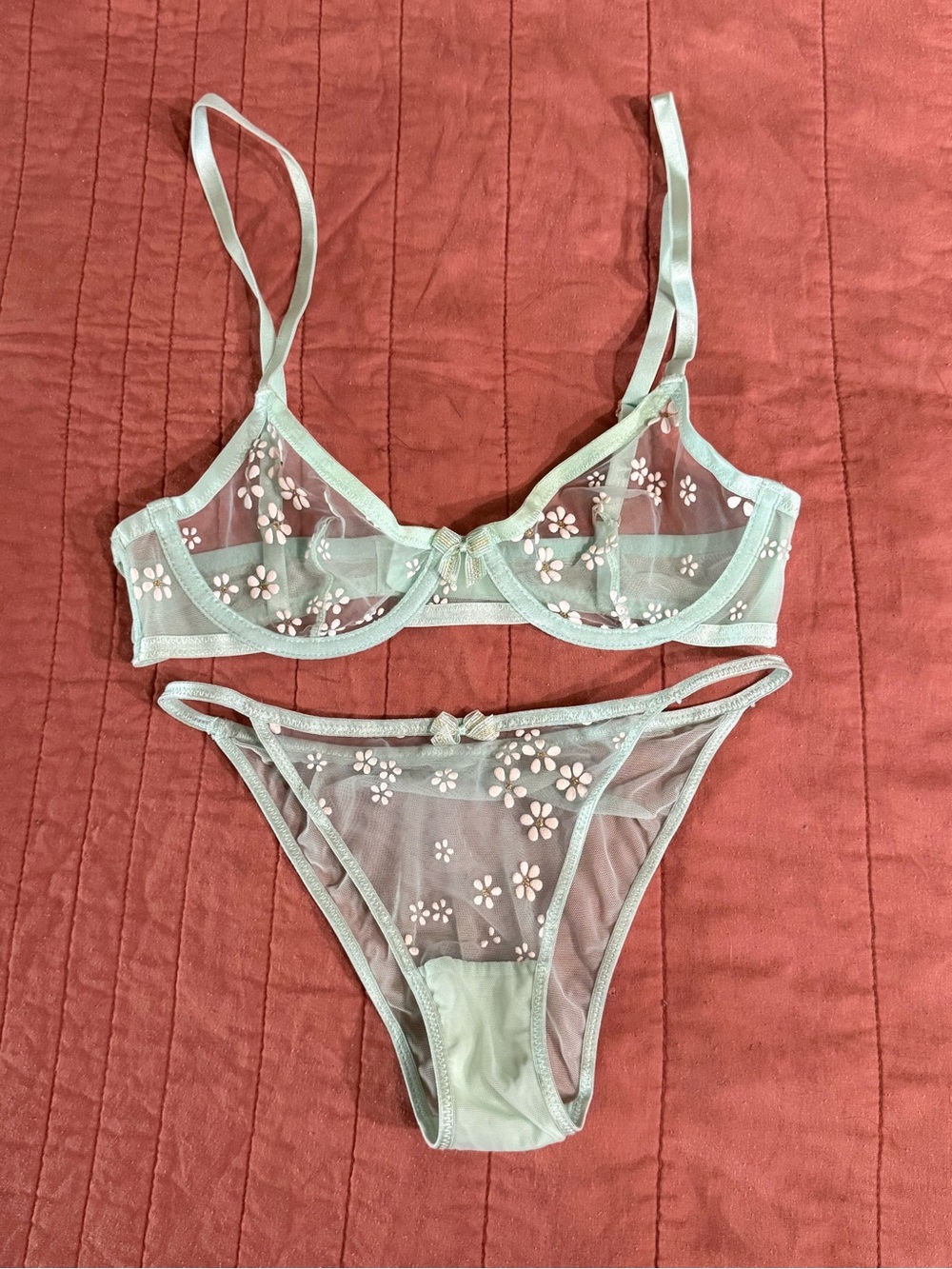Savage X Fenty Puff Daisy Unlined Set size Small/32B